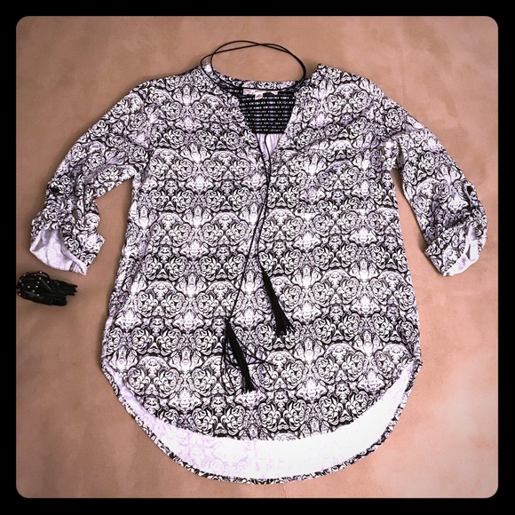 NWOT V-Neck Floral Blouse by Pink Republic XS - Picture 1 of 4